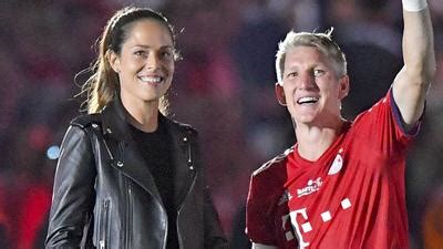 Ana Ivanovic Und Bastian Schweinsteiger Hei En Ihr Erstes Baby Willkommen