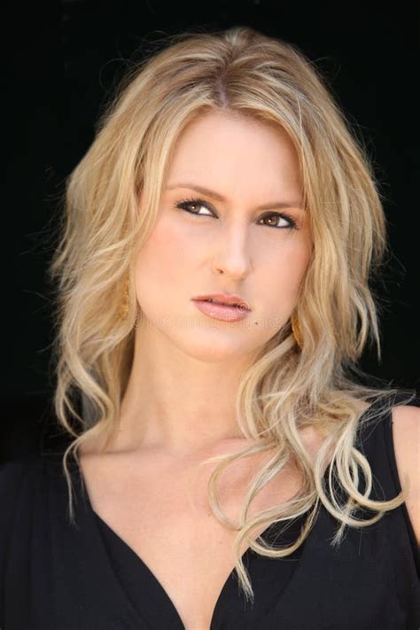 Belle Jeune Femme Blonde Image Stock Image Du Blonde 3308231