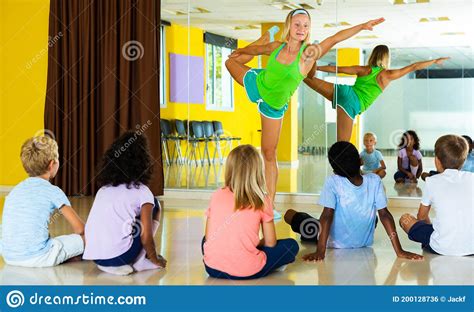 Coach Training Tweenagers In Dance Class Stock Photo Image Of