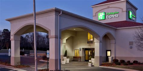 Hotels in Kernersville, NC on I-40 | Holiday Inn Express Kernersville