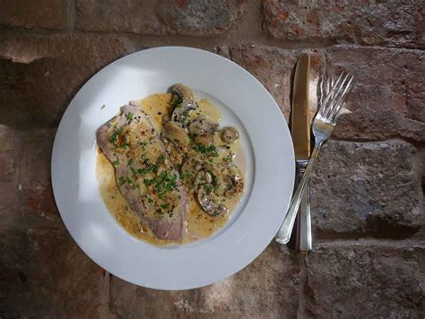 Veal Escalope From Youghal With Mushrooms In A Cream Sauce Saucy Dressings