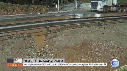 Rompimento De Tubula O Abre Cratera E Provoca Alagamento Na Marginal