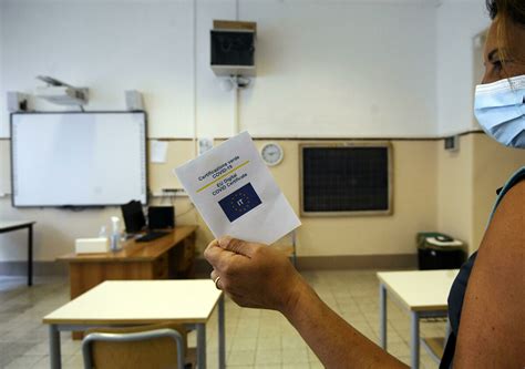 La Classe Ostaggio Della Maestra No Green Pass In Sciopero Dal Ottobre