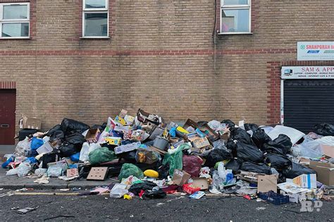 Refuse Worker Strike Called Off Roman Road Ldn