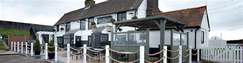 Lobster Smack - Pubs in Canvey Island serving traditional pub food