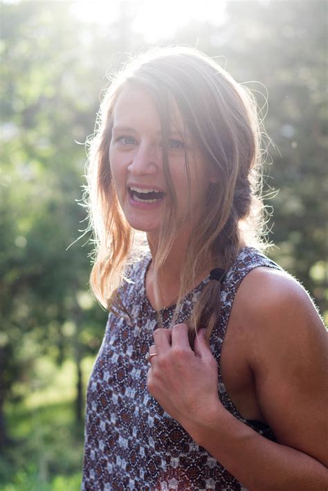 sara davis of davis music (dear daughters 3) – Susie Davis