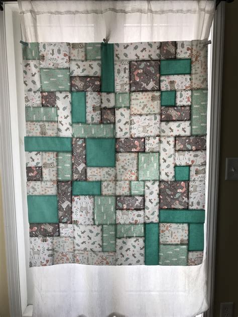 Union members are debating the current border and customs salary 11