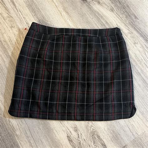 PLAID MINI SKIRT •red, black, gray plaid •size 8... - Depop