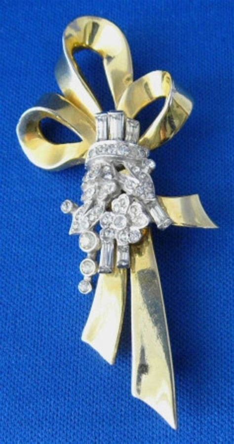 Mazer Rhinestone Ribbon Bow Brooch Pin Gold Rhinestones Vintage 1940s