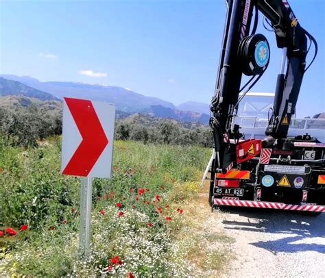 Kilometrelik Yolda Trafik Levha Al Malar Tamamland