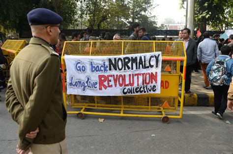 As Caa Nrc Protests Continue Delhi Police Can Now Detain Anyone