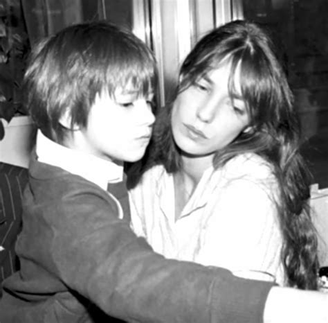 Jane Birkin and Charlotte Gainsbourg in Paris 1979 Charlotte Gainsbourg ...