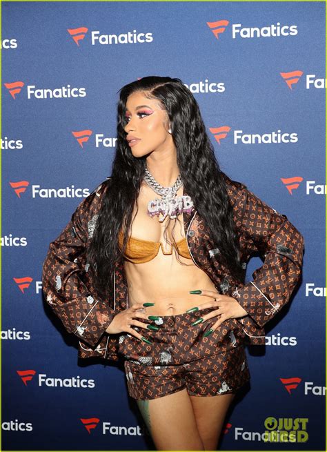 Cardi B Shows Off Her Abs At Fanatics Super Bowl Weekend Party Photo