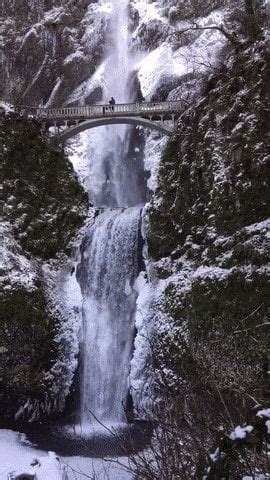 Multnomah Falls Columbia River Gorge Oregon La Vie Zine