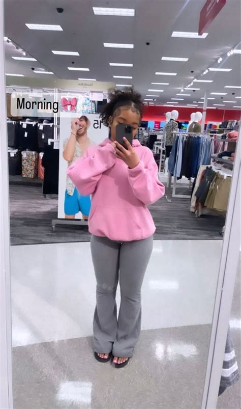 𝐏𝐑𝐄𝐓𝐓𝐘𝐁𝐋𝐔𝐍𝐓𝐙 Cute Lazy Day Outfits Pretty Girl Outfits Cute Comfy