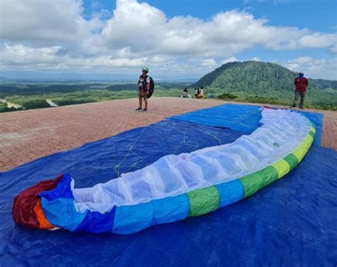 Paralayang Potensi Besar Wisata Olahraga Di Gunung Boga