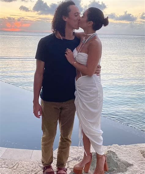 Vanessa Hudgens Se Casa En Tulum Con Su Novio De Mlb Cole Tucker