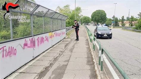 Delusione D Amore Minaccia Di Lanciarsi Da Un Cavalcavia Salvato Il