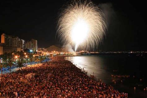 Fiesta De Las Hogueras De San Juan De Alicante Historia Y Que Ver