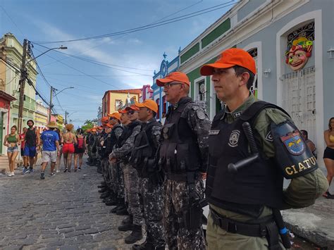 Pmpe Garante SeguranÇa De FoliÕes Nas PrÉvias De Carnaval Polícia Militar De Pernambuco