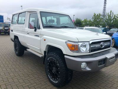 Toyota Land Cruiser Grj Das Buschtaxi Mit X Liter Tanks