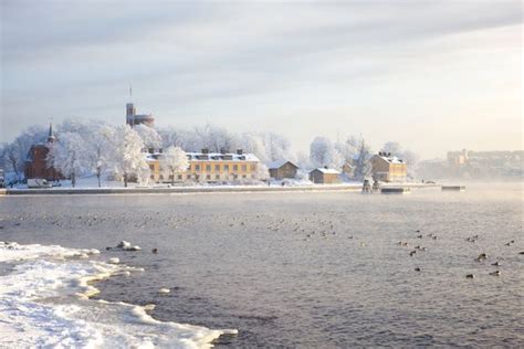 Yritysten maksuviiveet ja konkurssien määrä kääntyivät nousuun