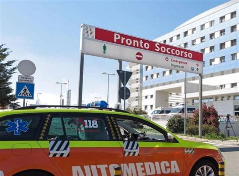 Assalto al Pronto soccorso Oltre 300 accessi al giorno e più lavoro per