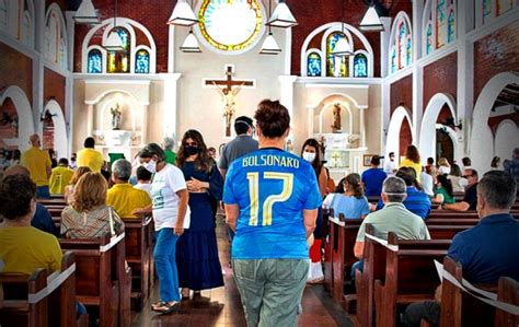 Fiel Que Acredita Na Palavra De Zap Quer Ensinar O Padre A Rezar A Missa