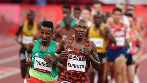 Í sex ára keppnisbann og heimsmetið talið ólöglegt Vísir