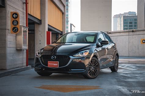 Mazda2 Carbon Edition 2023 a prueba desafía a los hatchbacks con más