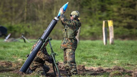 Ausrüstung und Technik: Der Mörser 120 mm