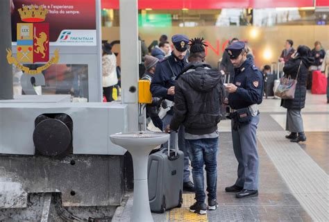 Stazione Centrale Aggredisce Due Anziani E Tenta Di Rapinarli