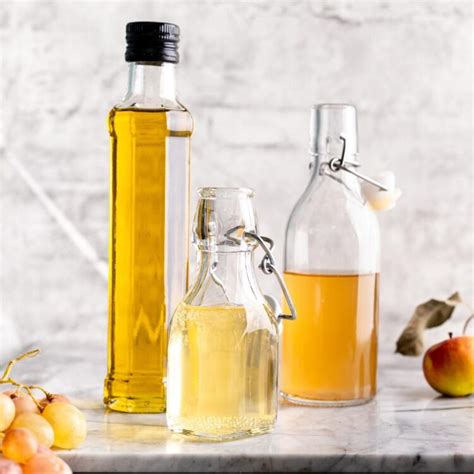 Best White Wine Vinegar Substitutes Insanely Good