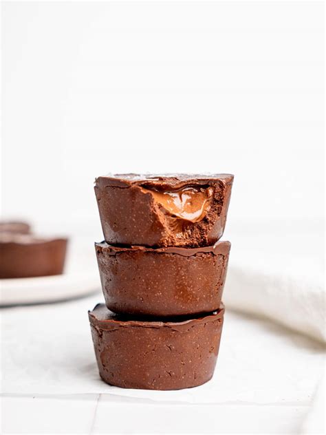 Easy And Healthy No Bake Mini Triple Chocolate Cheesecakes