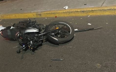 Derrapan Motociclistas Y Sufren Severas Lesiones En Alcald A Iztacalco