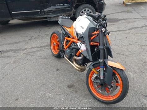 Купить б у KTM 1290 Super Duke R инжектор 6 передач в Домодедово оранжевый naked bike 2022 года