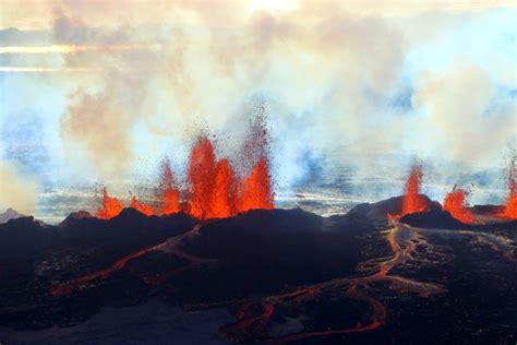 Barðarbunga Volcano - 8 Pictures of this Fiery Volcano