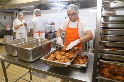 Governo do Estado entrega unidade do Bom Prato Brás totalmente