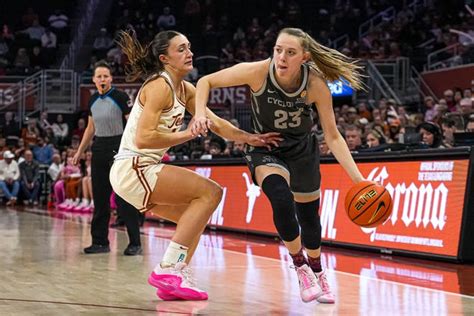 The Texas Longhorns Beat Iowa State 81 60 In Womens Basketball