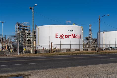 Exxonmobil Beaumont Contractor Scaffolding Fall Texas Refinery Accident