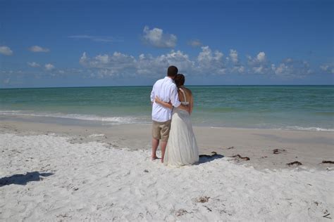 Siesta Key Beach Wedding - jenniemarieweddings