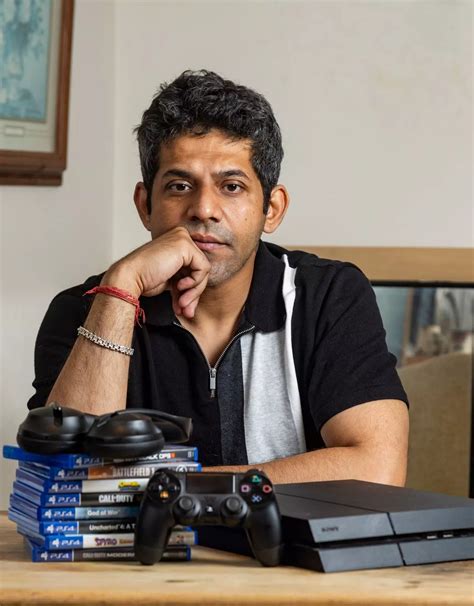 Gamer left with 'permanent' damage after using headset for hours a day