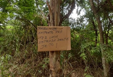 Moradores de Carlópolis reclamam de situação precária de estrada