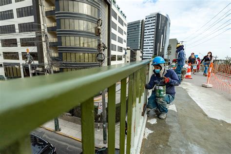 Municipalidad De Lima Realiza Trabajos De Mantenimiento En Puente