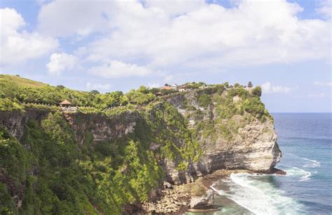 Mooie Klip Van De Uluwatu Tempel Het Eiland Van Bali Stock Foto