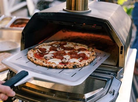 Ooni Karu 16 Multi-Fuel Pizza Oven Review - Countertop Pizza Oven