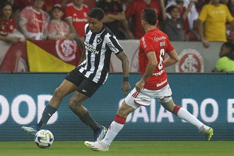 Tiquinho pede desculpas à torcida do Botafogo e rebate Diego Costa