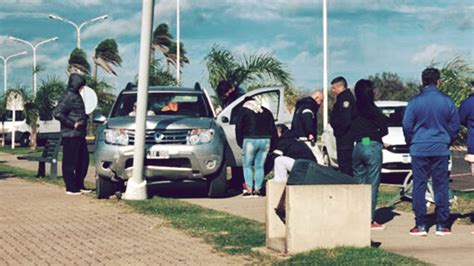 Una chocó contra una columna de alumbrado y la otra contra una