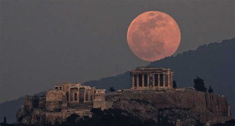 Escena de sexo gay en la Acrópolis escandaliza a Grecia