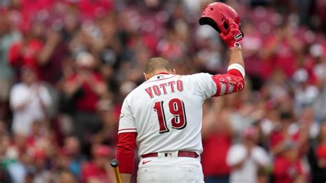 Joey Votto Career Stats Former Nl Mvp Retires After 17 Year Mlb Career With Reds Sporting News